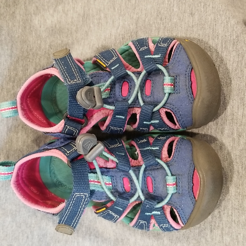 Size 9 Keen Water Shoes